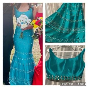 Turquoise/Teal   *Beautiful Prom Gown  *Photographs amazing   *Worn once